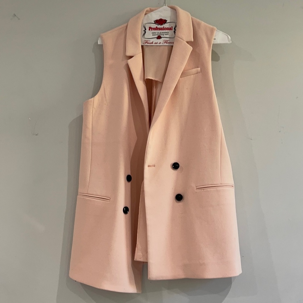 Stunning pink sleeveless jacket